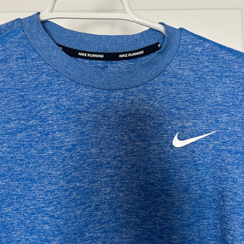 NIKE • Men’s Dri-Fit Long Sleeve Shirt • Large • - Picture 2 of 6